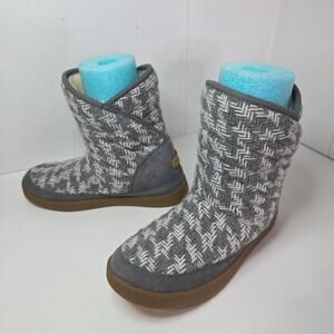 SANUK 9.5 Big chunky Faux Shearling Lined GrayCream houndstooth warmboots Unisex